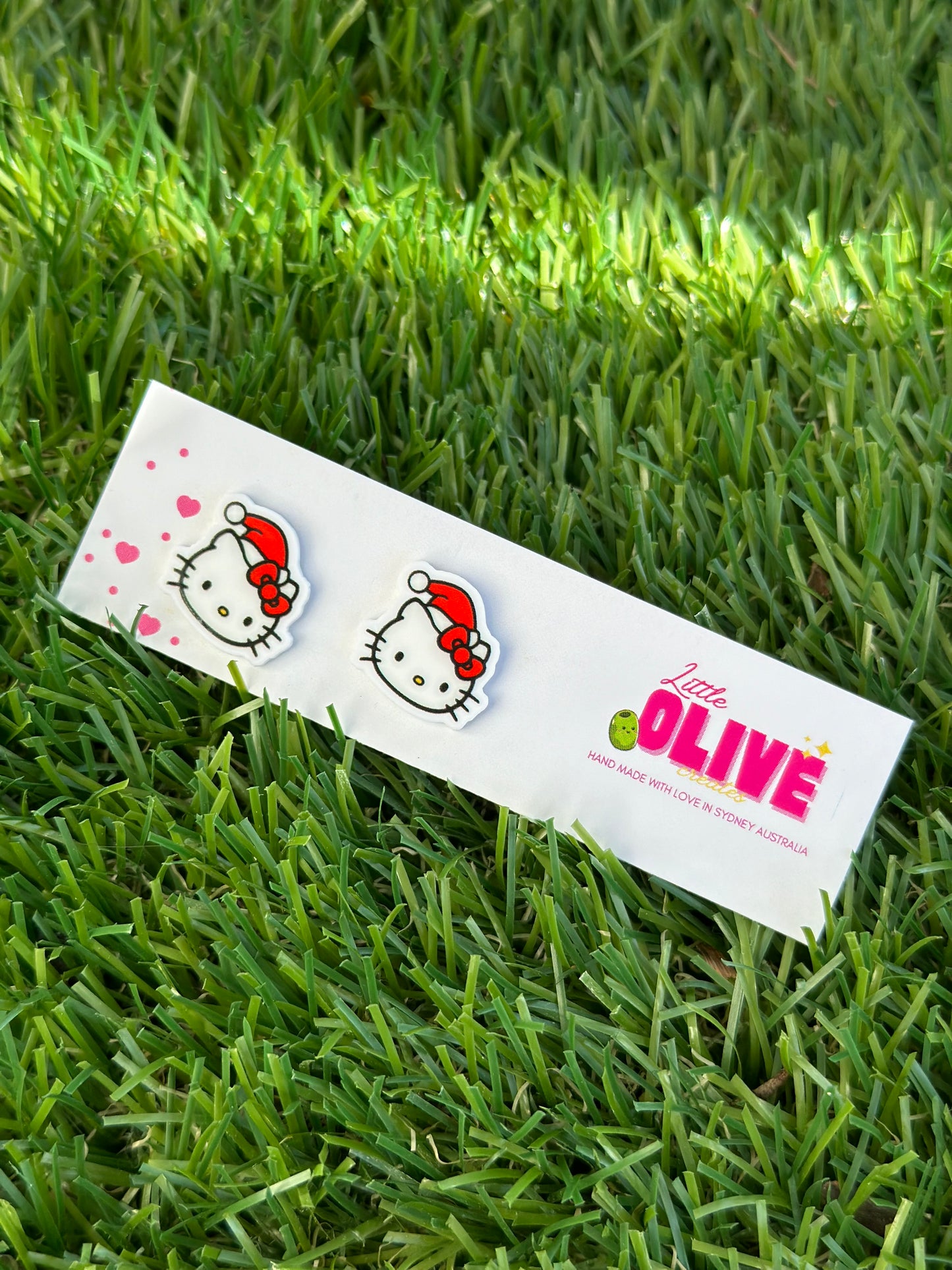 Waving Kitty Christmas Stud Earrings | Cute 15mm Holiday Cat Jewelry