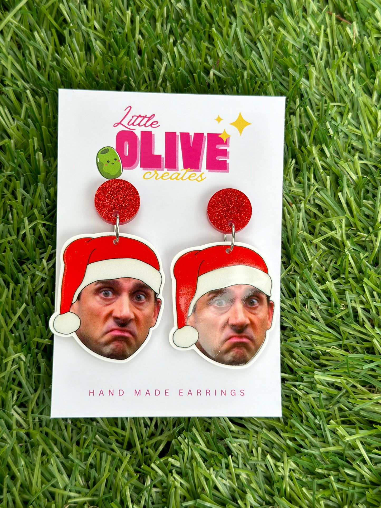 “Michael Scott Christmas Dangle Earrings - Festive Fun for The Office Fans 🎄”