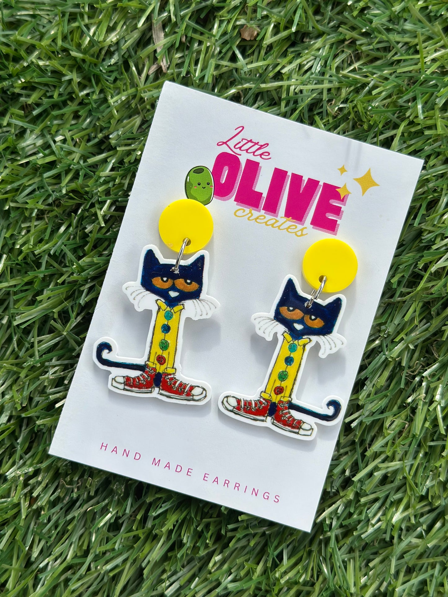 Pete the Cat Dangle Earrings – Storybook-Inspired Teacher Jewelry