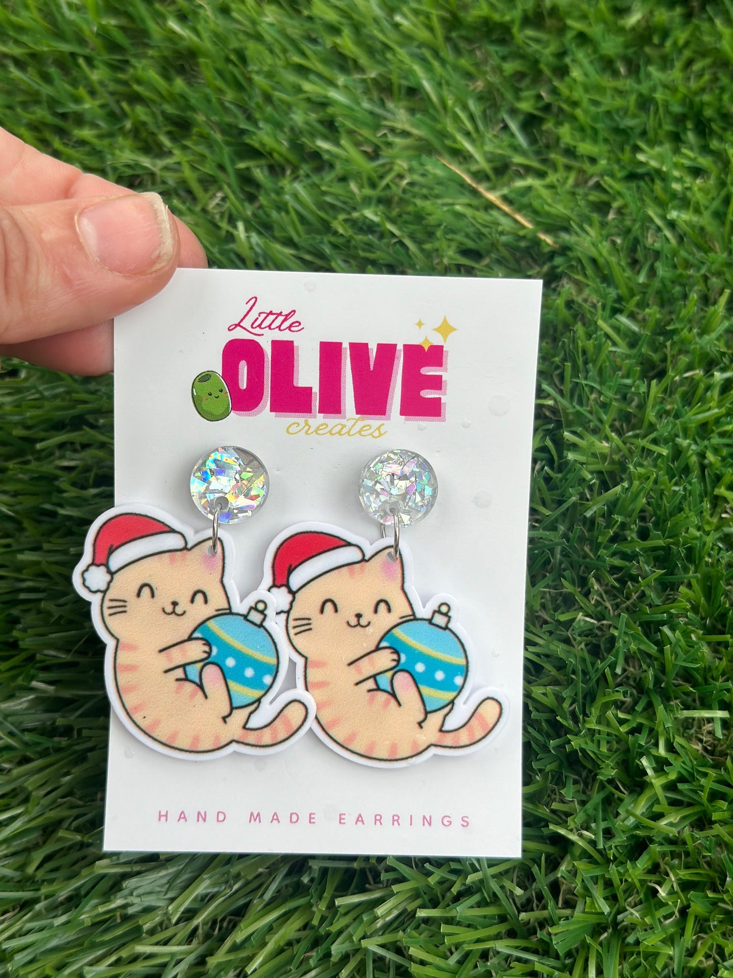 Charming Kitten Christmas Earrings - Festive Bauble Delight