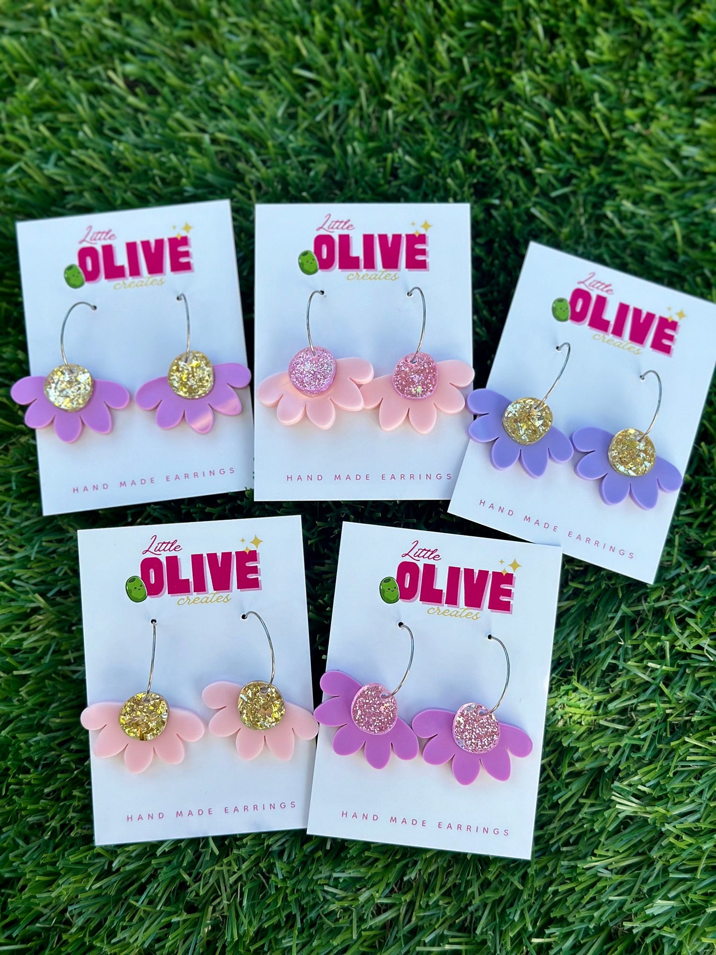 Blossoming Beauty Pastel Daisy Hoop Earrings - Floral Elegance for Every Occasion