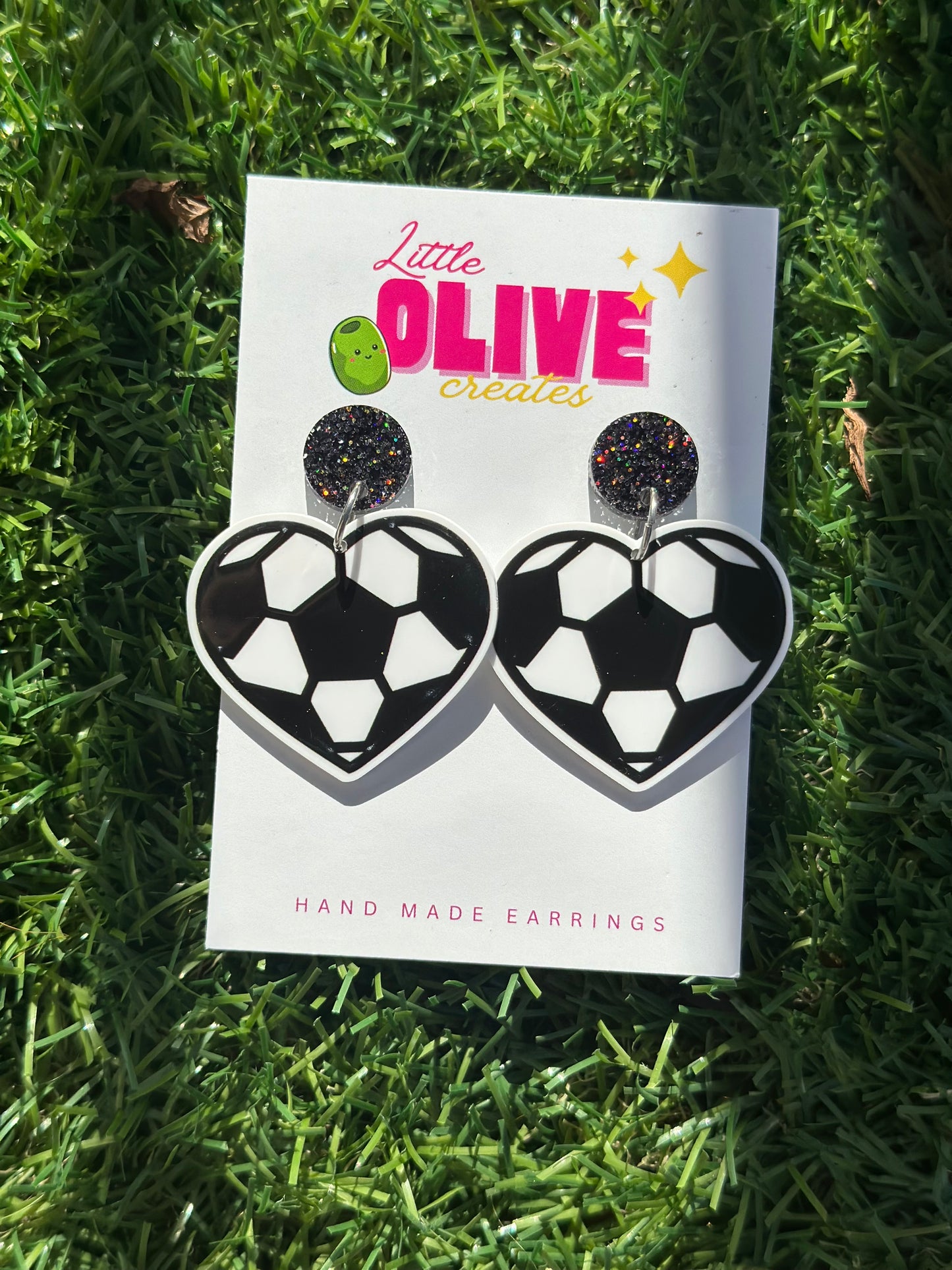 Love Heart Soccer Earrings – Perfect for Soccer Moms! ⚽❤️