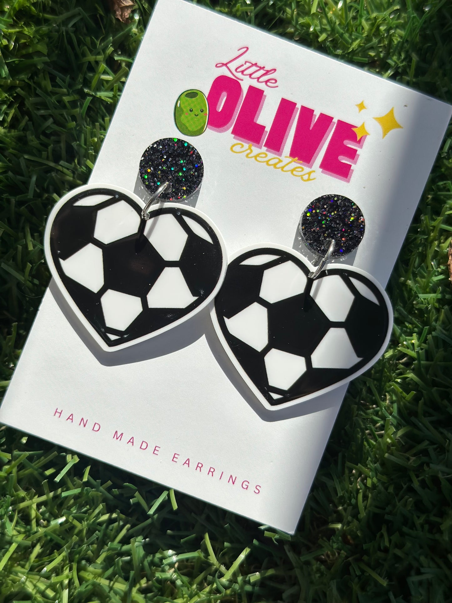 Love Heart Soccer Earrings – Perfect for Soccer Moms! ⚽❤️