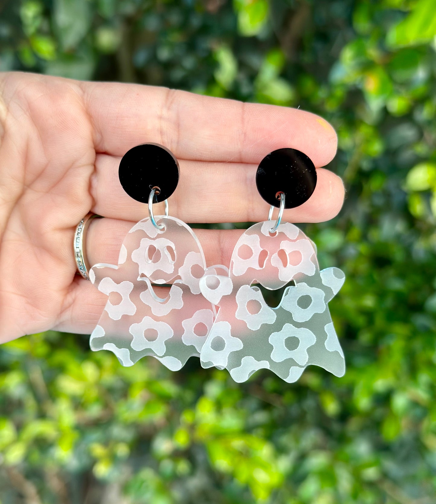 Retro Flower Power Translucent Ghost Earrings - Perfect for Halloween Fun!