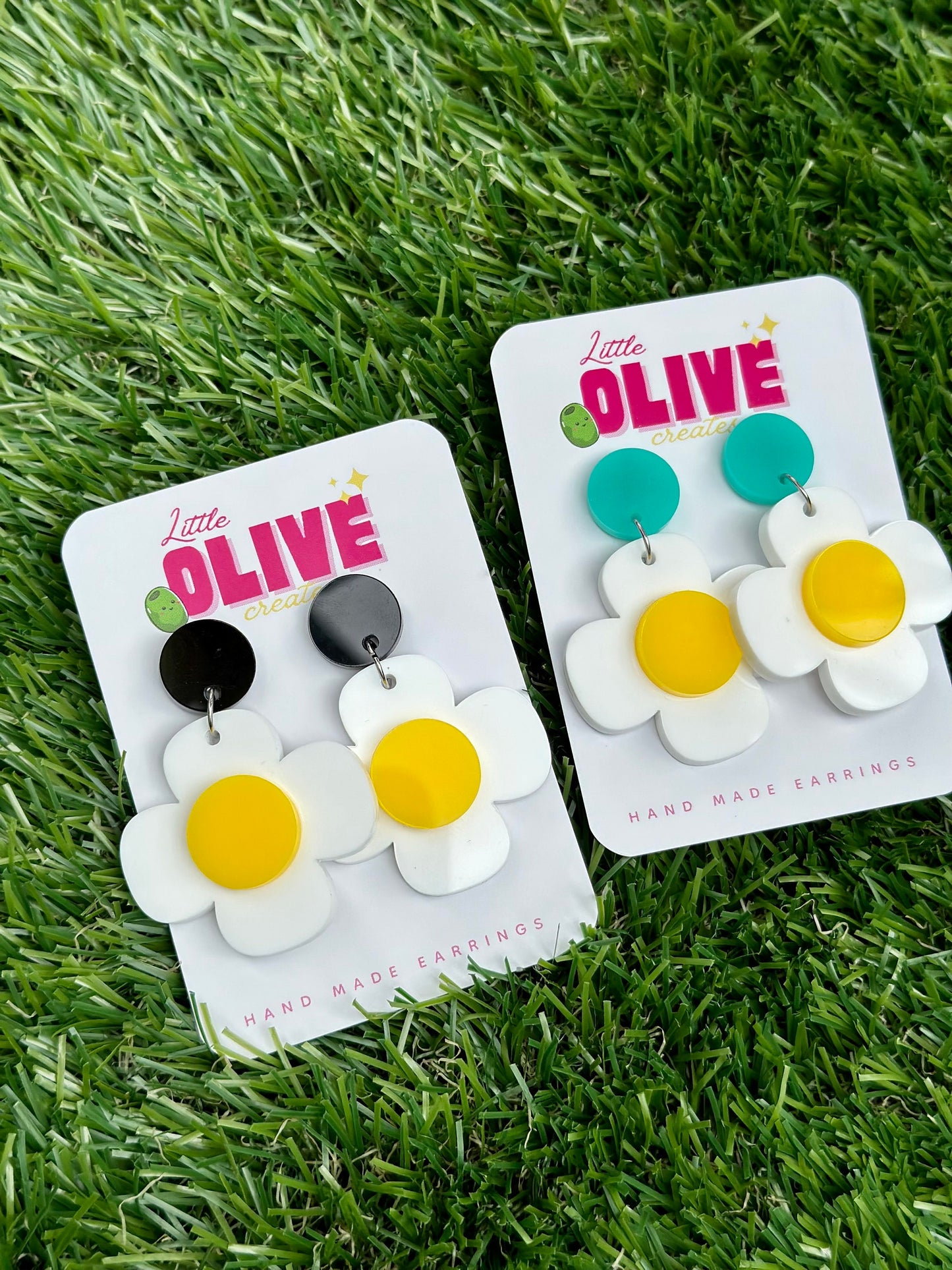 Retro Flower Power Daisy Dangle Earrings - Groovy '60s Style with Stainless Steel Posts"