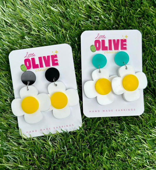 Retro Flower Power Daisy Dangle Earrings - Groovy '60s Style with Stainless Steel Posts"