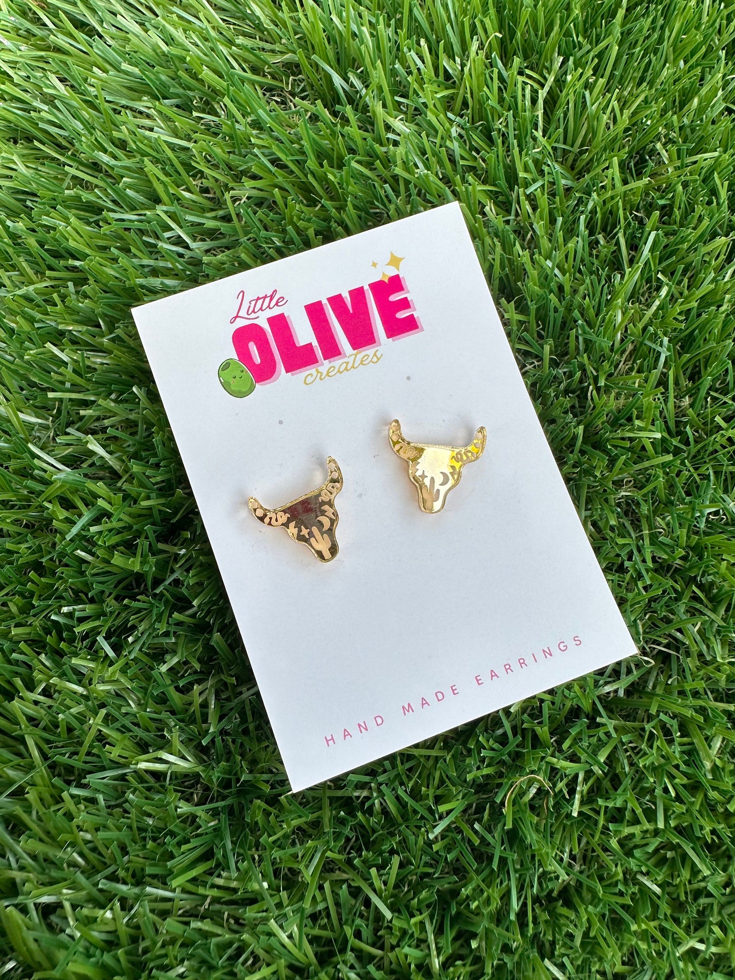 Mini Bull Stud Earrings - Chic and Contemporary Statement for Effortless Style