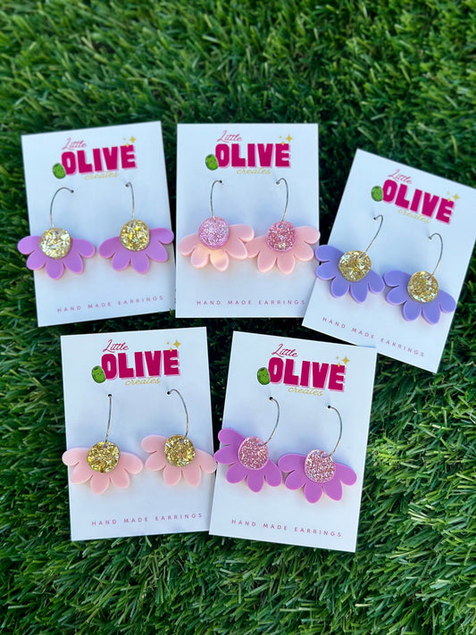 Blossoming Beauty Pastel Daisy Hoop Earrings - Floral Elegance for Every Occasion