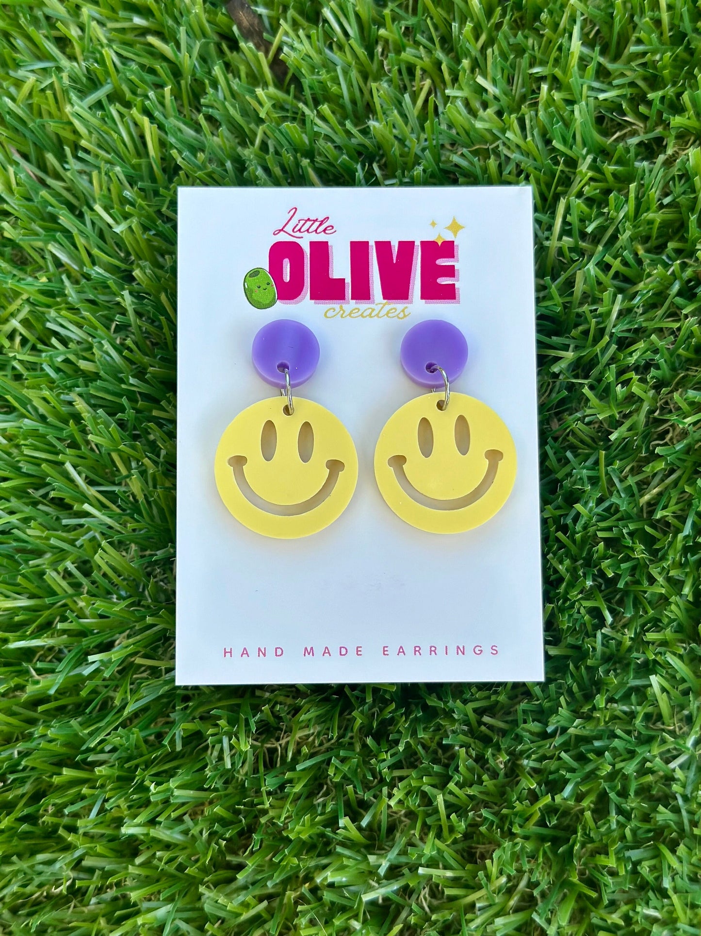 Retro Joy: Smiley Face Drop Dangle Earrings - Groovy Vibes for Your Ears!