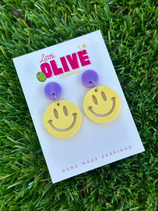 Retro Joy: Smiley Face Drop Dangle Earrings - Groovy Vibes for Your Ears!